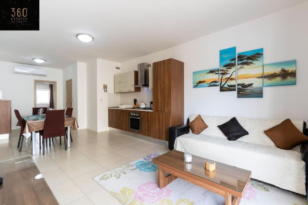 Beautiful, Notch 1 Bedroom Just Off The Coast By 360 Estates Apartment