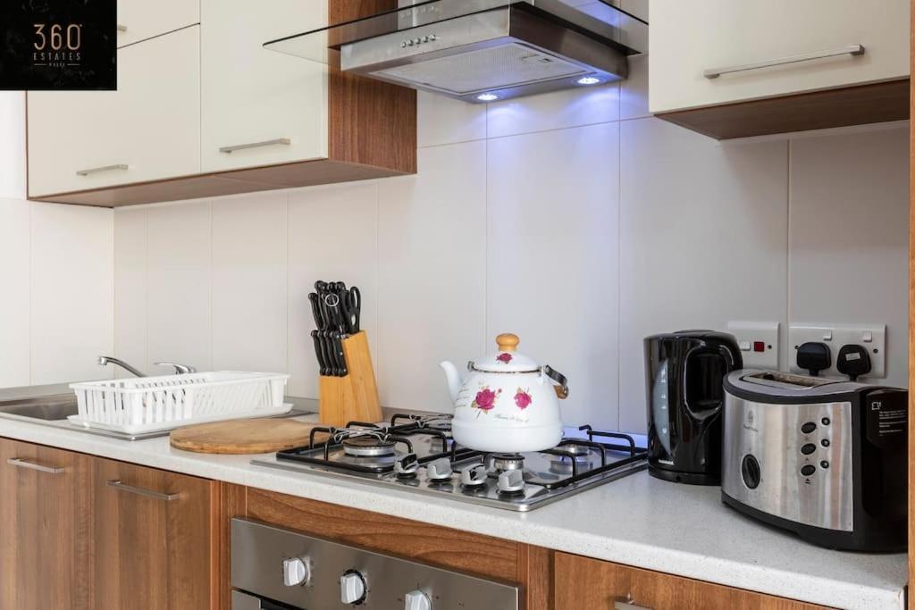 Apartment Beautiful, Notch 1 Bedroom Just Off The Coast By 360 Estates *